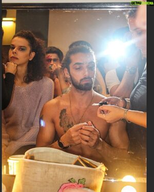 Halil İbrahim Demirkıran Instagram - Koreograf : @ferhanaral 
Tasarım : @kariyeregitim 
#emaarsquaremall #popart #makeup #fashion #halildemirkıran @serkantalayhann @alptemucinkocaman_