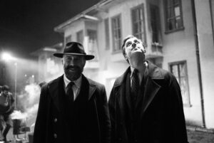 Halit Ergenç Instagram - Geçmiş zaman olur ki...