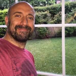 Halit Ergenç Instagram - Herkese merhaba. Haziran'ın 18'inde İstanbul'da şimşek, yağmur ve dolu. Harika!
Hello everyone. In 18th of June lightning, rain and hail fall in Istanbul. Lovely!