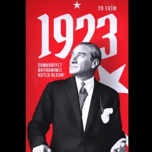 Halit Ergenç Instagram - Daha dün gibi…

100. Doğum günümüz kutlu olsun.

“Cumhuriyet,
Özgürlük, insanca varlık yolu.
Atatürk'ün çizdiği çağdaş uygarlık yolu.”

Yüzyıl bir milletin tarihinde nedir ki, bir göz açıp kapatma süresi. Özgür ve güçlü bir ömür sürmeliyiz dünya varoldukça. Her yüz yılda ve bin yıllarda.
Özgür kalmak kolay değil.
Unutmadan…
Hakkını vere vere…