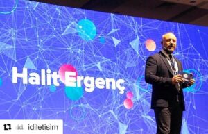 Halit Ergenç Instagram - #Repost @idiletisim
• • •
Tüm dünyayı kurtarabilmemiz için sürdürülebilir kalkınmanın 17 maddesi var. Bu 17 maddedeki çarpıklığı #2030’a kadar düzeltmeyi amaçlayan #SosyalFaydaZirvesi, bugün UNDP ve TBWA For Good iş birliğiyle #HalitErgenç moderatörlüğünde gerçekleşiyor. #2030şimdi