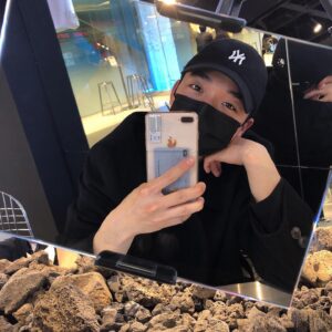 Ham Seong-min Instagram - 🌖