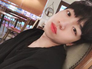 Ham Seong-min Instagram - 흐어어어어 졸랴용 ㅠ 
#카페 #일상 #daily