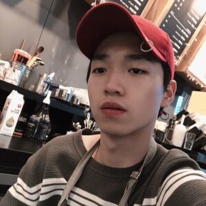 Ham Seong-min Instagram - 너무 배가고프다...매운떡볶이에다가 치즈추가하고 베이컨포테이토골드피자에 치즈추가하고 리치골드해가꼬 같이 먹고싶다... 라면도 종류별로하나씩 하 벌써 8키로를 뺐다아... 내일이면 죽을지도 모른ㄷr... 촬영끝나면 다 먹어버리겠어ㅠㅠㅠㅠㅠㅠㅠㅠㅠㅠㅠㅠㅠㅠㅠㅠㅠㅠㅠㅠㅠㅠㅠㅠ
#다이어트 #ocn #배고파 #힐링초이스부천뉴코아점