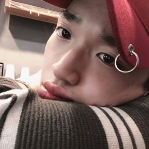Ham Seong-min Instagram - 너무 배가고프다...매운떡볶이에다가 치즈추가하고 베이컨포테이토골드피자에 치즈추가하고 리치골드해가꼬 같이 먹고싶다... 라면도 종류별로하나씩 하 벌써 8키로를 뺐다아... 내일이면 죽을지도 모른ㄷr... 촬영끝나면 다 먹어버리겠어ㅠㅠㅠㅠㅠㅠㅠㅠㅠㅠㅠㅠㅠㅠㅠㅠㅠㅠㅠㅠㅠㅠㅠㅠ
#다이어트 #ocn #배고파 #힐링초이스부천뉴코아점