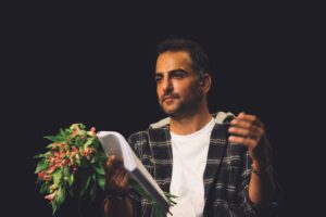 Hamed Komaily Instagram - ...

به بهانه بازگشت رامین عزیز

بماند از شبی که دوستش دارم
دم همتون گرم✨
.
.

پ ن : نمایشنامه خوانی ( چه کسی از ویرجینیا وولف میترسد)
عکس ها : لیلی شاهوردی 
#حامد_کمیلی #میترا_حجار #رامین_پرچمی #خاطره_اسدی 
#hamedkomaily #mitrahajar #raminparchami #khaterehasadi