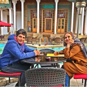 Hamid Goudarzi Instagram - بهترین مادر دنیا تولدت مبارک😘😘🎈🎈🌺🙏🏻🌷🎈😘🇮🇷👏👏❤️❤️❤️❤️🎁🎁🎁🎁🎁🎁🌺🌺🌺