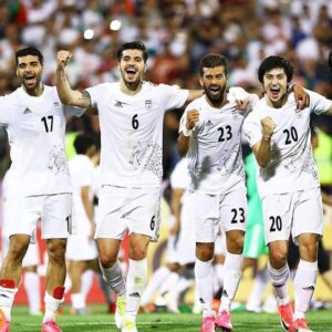 Hamid Jebeli Instagram - .
این شادی ها نیز برایمان دلنشین است... تبریک