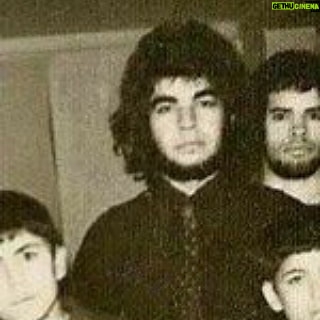 Hamid Lolaei - 23.8K Likes - دیروز
عکس با بچههای مدرسه گروه تاتر