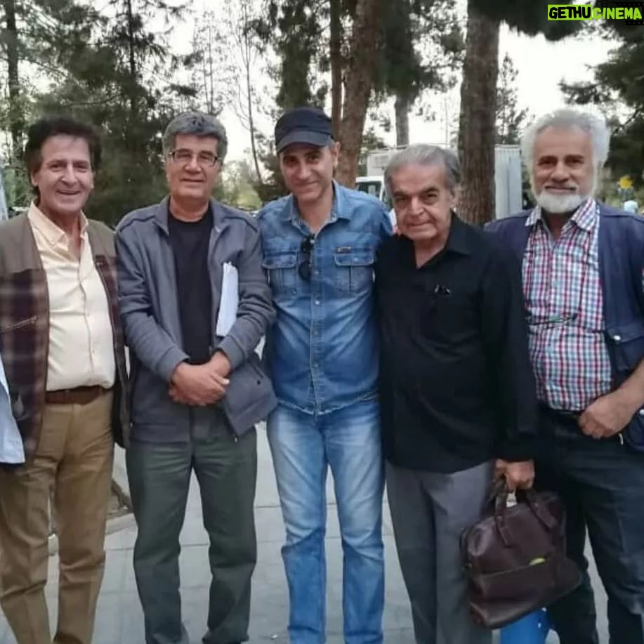 Hamid Lolaei - 15.9K Likes - #چند_میگیری_گریه_کنی
@chand_migiri_geryeh_koni
هم اکنون در سینماها کشور
۵ اردیبهشت ۱۴۰۱