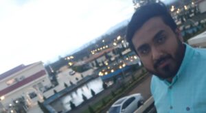 Hamidreza karimi Instagram - ورق بزنید . سلام به همه دوستای نازنینم 
یه شب عالی کنار دوستان و پیشکسوتای عزیزم ...
اجرای لایو خودم آهنگ نیستی از مهدی مقدم عزیز...
@aliziyaoriginal
@elhamhamidiiii 
@leilabolukat 
@siavashkheirabi 
@mehdimoghaddam1
@mfahh2 
متاسفانه شارژ گوشیمون یاری نکرد بیشتر فیلمو عکس بگیریم وسط ضبط ...
تو دادگاه دلم همتون محکومید به حبس ابد و یک روز
#hamidreza_karimimusic 
#حمیدرضا_کریمی