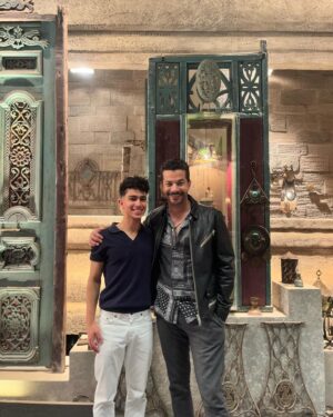 Hamza Diab Instagram - استنونا تاني و تالت أيام العيد في برنامج #صاحبة_السعادة🥳❤️ 
مع @essyounis ❤️
الساعة ١٠ مساءً على @dmctv.eg❤️

Special thanks to @khaled_halfawy @ranarish @yosrtaher @wesam_seif and all kamel el adad family who made the dream come true 🙏❤️❤️❤️❤️