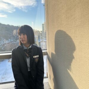 Han Da-sol Instagram - 5월 31일 
청담국제고등학교에서 곧 만나요 
오시은으로 인사드리겠습니다🙇‍♀️
아주 재밌을거에요💎
@wavve.official 
@netflixkr 
#청담국제고등학교 #두둥