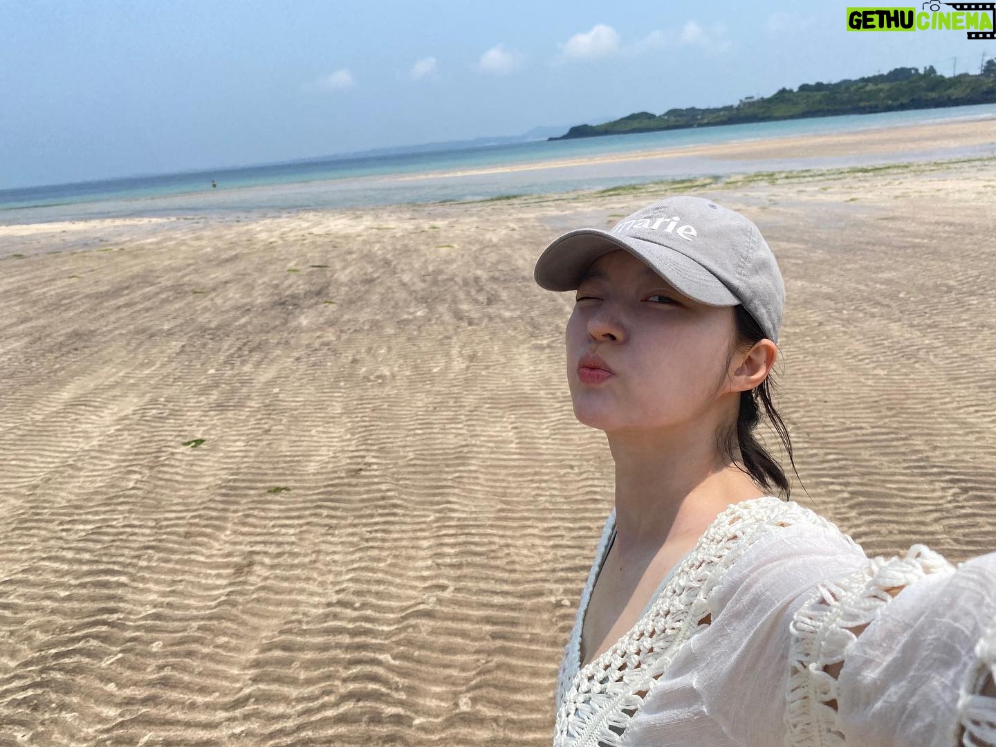 Han Da-sol - 2.2K Likes - 사랑 하양 파랑 초록 주황