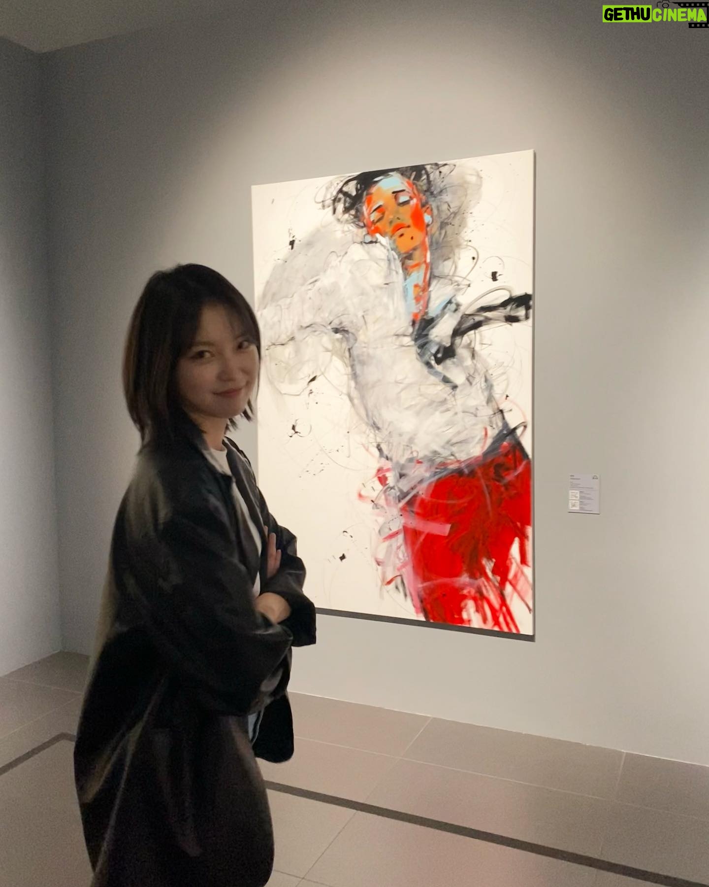Han Da-sol - 2K Likes - 멋있어요👍
#다비드자맹 #전시 #나들이