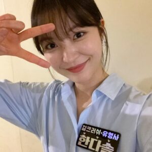 Han Da-sol Instagram - 너무 소중해 고마워요🥹☺️🫶🫶🫶
#웅남이 #영화 #무대인사 #야호