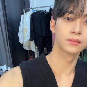 Han Gi-chan Instagram - Behind ✨
