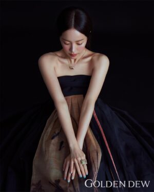 Han Ji-min Instagram - .
Golden dew 2024 HERITAGE collection✨

#goldendew #골든듀 #💎 #💍
