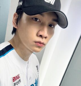 Actor Han Sang-hyuk HD Instagram Photos and Wallpapers April 2024