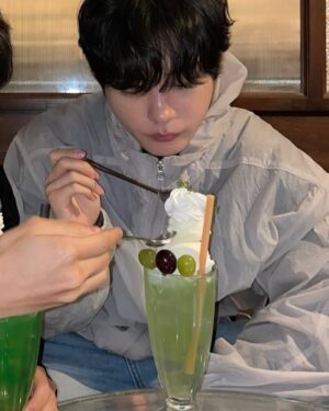 Han Se-jin Instagram - 🍓🍏🍌🍈🍇🫐