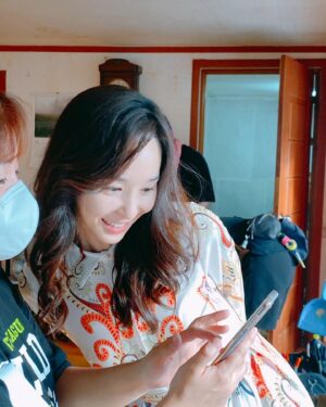Han Soo-yeon Instagram - 아직 #1980 못보신 분들 ~ 얼른 예매해서 봐주세요 😍🫶🌸 #영화1980 #절찬상영중❗️