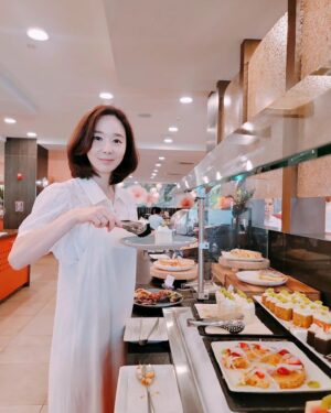 Han Soo-yeon Instagram - 2024 우리가족 #여름휴가 🤙Hafa Adai🩵 #Saipan & #Tinian 🏝 @crowneplazaresortsaipan #조카niece