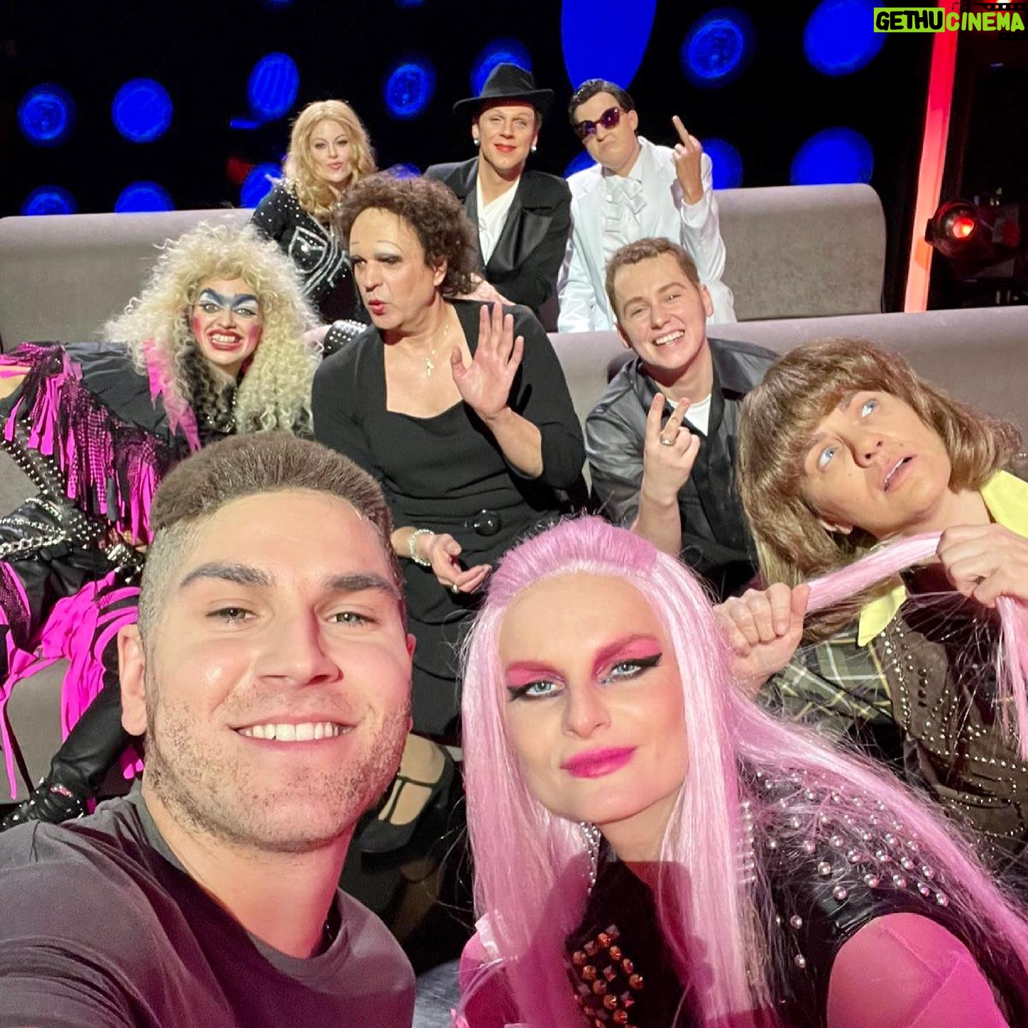 Hana Holišová - 1.5K Likes - První runda za námi...
A dalších 9 týdnů... Parťáci ...
Díky za vás 🤍
.
.
.
#tvojetvarmaznamyhlas
#dvakratdostejnereky
#tvnovaofficial
#partaci