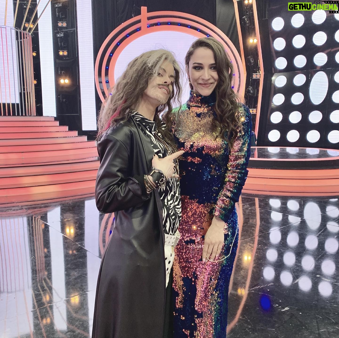 Hana Holišová - 1.8K Likes - Díky @tvojetvarmaznamyhlas za tu krásnou partu a za krásnou možnost podpořit @nfdokrtek, stejně jako před 5ti lety... 🤍
Díky @iamstevent
Díky @aerosmith 🤟🏻
.
.
.
#tvojetvarmaznamyhlas
#tvnovaofficial
#nfdokrtek
#partaci
#dekujizemuzu
#jityadavidedikyzafoto