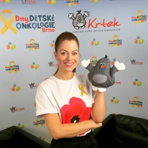 Hana Holišová Instagram - Díky @tvojetvarmaznamyhlas za tu krásnou partu a za krásnou možnost podpořit @nfdokrtek, stejně jako před 5ti lety... 🤍

Díky @iamstevent 
Díky @aerosmith 🤟🏻
.
.
.
#tvojetvarmaznamyhlas 
#tvnovaofficial 
#nfdokrtek 
#partaci 
#dekujizemuzu 
#jityadavidedikyzafoto
