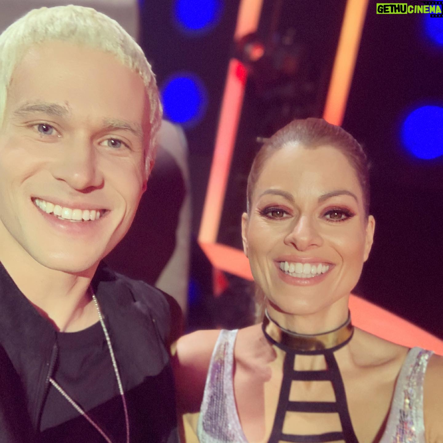 Hana Holišová - 3K Likes - Děkuji za takové chvíle, děkuji, že můžu... s úctou k Vám, paní Haničko, s úctou k vám všem... 🤍
.
.
.
#tvojetvarmaznamyhlas #tvnovaofficial #partaci
#nicnenisamozrejmost #dekujizemuzu