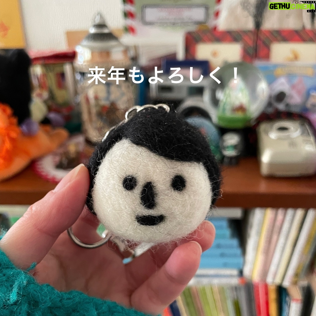 Hana Sekitori - 3 Likes - 今年は地力をつけるをテーマに走り回った年でした。いつどこに呼ばれても私らしい仕事ができるように。おかげさまで自信と力がついて、心と足は軽くなった。来年はそれを形にする作業。アルバム制作、ライブ、なんでもばっちこい!2024年もよろしくお願いします!