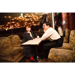 Hana Sekitori Instagram - ツアー #関取二人三脚 初日東京、ありがとうございました！満員御礼で最高の初日を迎えられました💃

みんなたくさん声を出して盛り上がってくれて、自分も勝手に身体と心が音楽を奏でているような感覚でした！あとあらためて谷ぴょんって本当最高👓

続く12/9京都、12/10名古屋もよろしくお願いします！二人編成の関取花、自信を持っておすすめします🫶

photo by @azusatakada_photographer 

会場のあったかさと私たちのオフショットまで全部写真におさめてくださったのはあずささん📸いつもありがとうございます！