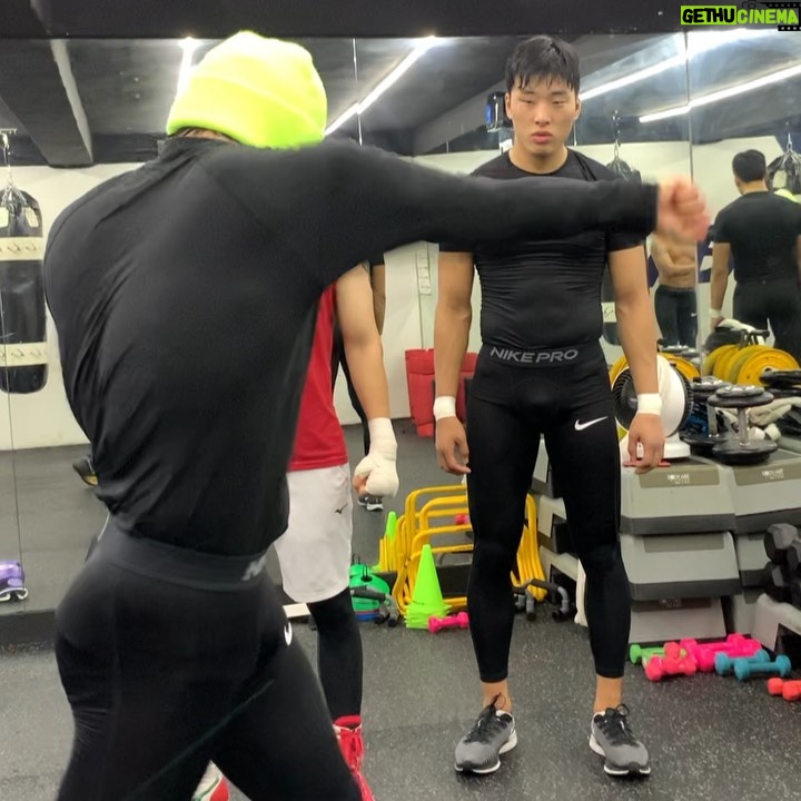Hangzoo - 5.2K Likes - 🔫💥🥊😈🔥‼️