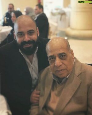 Hani Sarhan Instagram - البقاء والدوام لله انتقل الي رحمه الله تعالي والدي الحاج / مسعد سرحان وتقام صلاة الجنازة فى المنصوره بمسجد العيسوي بعد صلاة العشاء والعزاء مساء غد في جامع النصر بالمحافظة 
لااراكم الله مكروها في عزيز لديكم وانا لله وانا اليه راجعون .. ادعوله