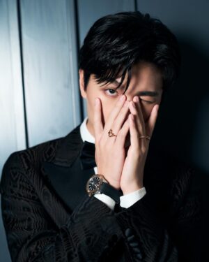 Hank Wang Instagram - 金馬60。
我們（真）新的一天 拿到了最佳攝影🥹🥹
明年電影院見
🤵/ @boss #BeYourOwnBOS
⌚️ / @tagheuer
💎/ @qeelinjewellery #Qeelin
👞/ @boss #BeYourOwnBOS
#金馬60 #金馬獎 
@goldenhorsefilmfestival
-
📷 @chihsuanlin_