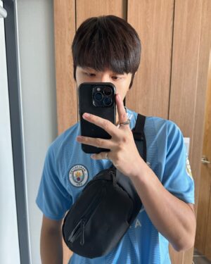 Hank Wang Instagram - 咱就是說 這個少年感就輕鬆拿捏