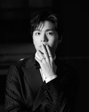 Hank Wang Instagram - 金馬60。
我們（真）新的一天 拿到了最佳攝影🥹🥹
明年電影院見
🤵/ @boss #BeYourOwnBOS
⌚️ / @tagheuer
💎/ @qeelinjewellery #Qeelin
👞/ @boss #BeYourOwnBOS
#金馬60 #金馬獎 
@goldenhorsefilmfestival
-
📷 @chihsuanlin_