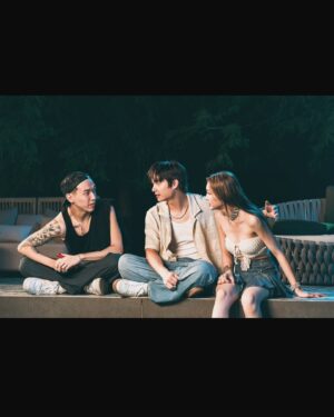 Hank Wang Instagram - 好像是2018年吧，那時候noovy拍攝HOME的MV
那時候公司找了一個新簽進來的女生來當MV女主角，也就是現在你們認識的申力安。
所以這次我ㄧ得知要找我當MV男主時想都沒想就義氣相挺了🥸
🤫而且因為HOME的主角是馬克
這回反而找我，我相信一定是因為妳覺得我比較帥。
-
至於子齊，那是更妙了
還記得在日本巡演時婉若姐跟小明哥有來日本看我們演出，那時候小明哥拿著相機幫我們4個拍了幾張，看到嚇到，覺得好猛，拍好讚。
拍mv時還跟子齊開玩笑說5年前是你爸幫我們拍照，現在則是你幫我們拍MV，會不會你拼一點到我60歲時可以跟你兒子一起工作⋯
-
最後這首歌製作人-尚融
沒有，我沒有太多想說的，先這樣。