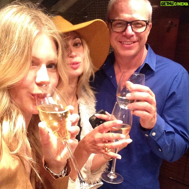 Hanna Alström - 680 Likes - One glass...