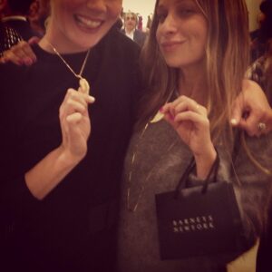 Hanna Alström Instagram - 13 boxes, 600 keys. Guess who picks one of the thirteen keys and wins a necklace worth 2600 dollar?! Jepp, me!!! And of course I got all red in the face. Here with the designer Jennifer Meyer.