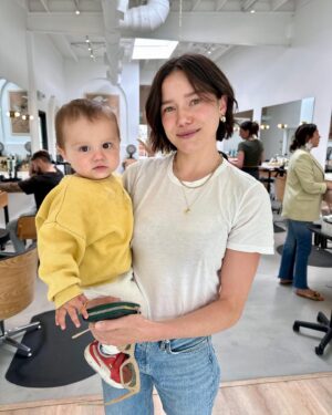Hanna Mangan Lawrence Instagram - Got a little chop 🥩 💇🏻‍♀️