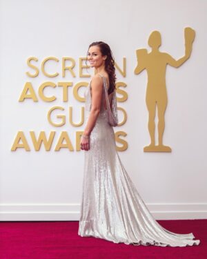 Hanna Oldenburg Instagram - @sagawards 
.
.
Dress: @larswallinofficial 
Jewelry: @maisontjoeng @getthegallop 
.
.
.
#sagawards2023 #sagawards #maisontjoeng #larswallin #getthegallop #sag #centurycity