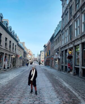 Hannah Bamberg Instagram - Old Montreal is the cute, quaint, winter wonderland of my dreams❄️🍁
The cobble stone streets were made in the 1600s😳 Pretty cool! Everyone speaks French…so I have no idea what is going on…but I’m having a blast. The people have been delightful, telling us places to go and little facts about the culture here in Quebec. #travelcouples #montréal #oldmontreal #visitmontreal