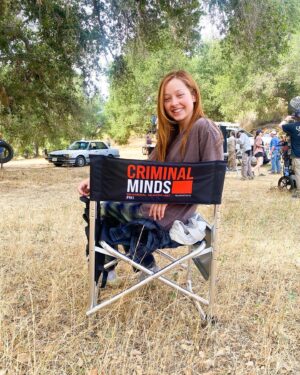 Hannah Bamberg Instagram - ✨T O M O R R O W✨

Criminal Minds: Evolution will be streaming on @paramountplus & ya girl is in it!😳

I could write a novel on how grateful I am to be guest starring in this show tomorrow. 
God is truly good and faithful to do immeasurable more than we could ask or imagine. 

(Swipe to see my stunt double and me as a cheerleader)🥷📣