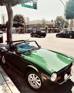Hannah James Instagram - Home 💚

#missedyou #beverlyhills #home