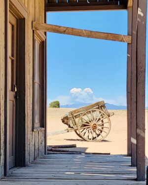 Hannah James Instagram - May ‘22 ~ Santa Fe, New Mexico 

#onset #stills #summer #newmexico #2022 #film
