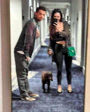 Hannah James Instagram - Little tribe 💚
.
.
.
.
#tb #savannah #tribe