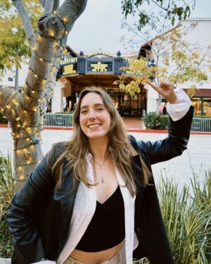 Hannah Leigh Instagram - “And Now I Lay Me Down” premiered at @officialsbiff ! Working with @jane.kaczmarek.oficial and @ranidemuth is a continuous dream come true. So excited for this one!! 🥹❤️🥰