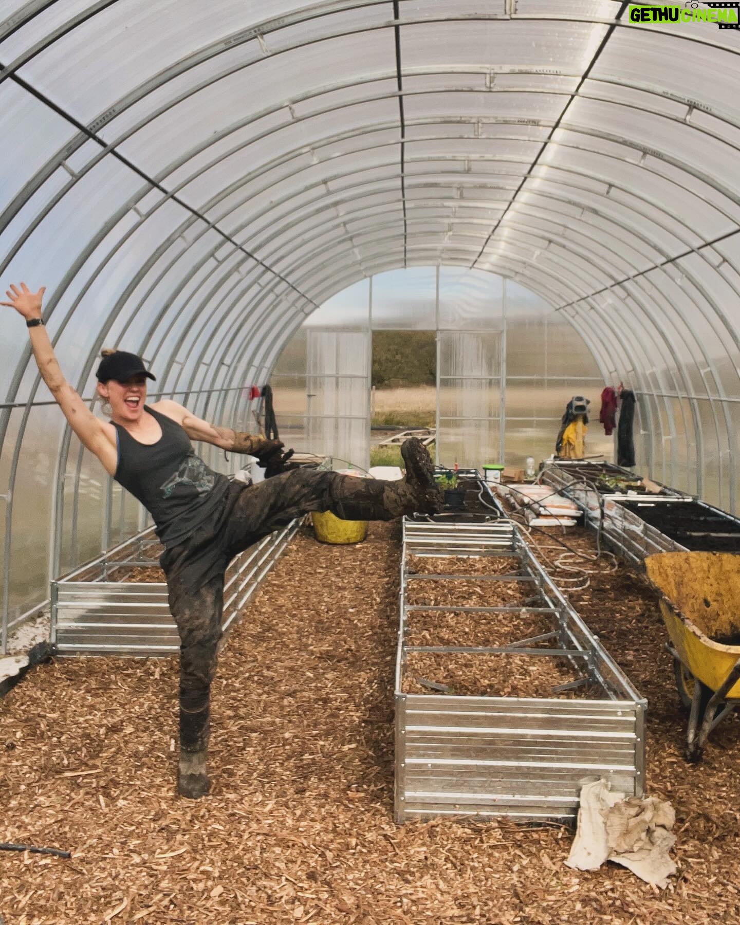 Hannah New - 1.2K Likes - Polytunnel progress…my Polytunnel is like a time portal… I lose all sense of who-what-where-when…it’s just me, some dirt, and all the hope and excitement of spring! 🌱👩🌾❤️ Thanks to @thewkoutofficial for keeping me farming fit! #springtime #shovellove #farmfitness #happyplace #polytunnellove #growfood #growyou