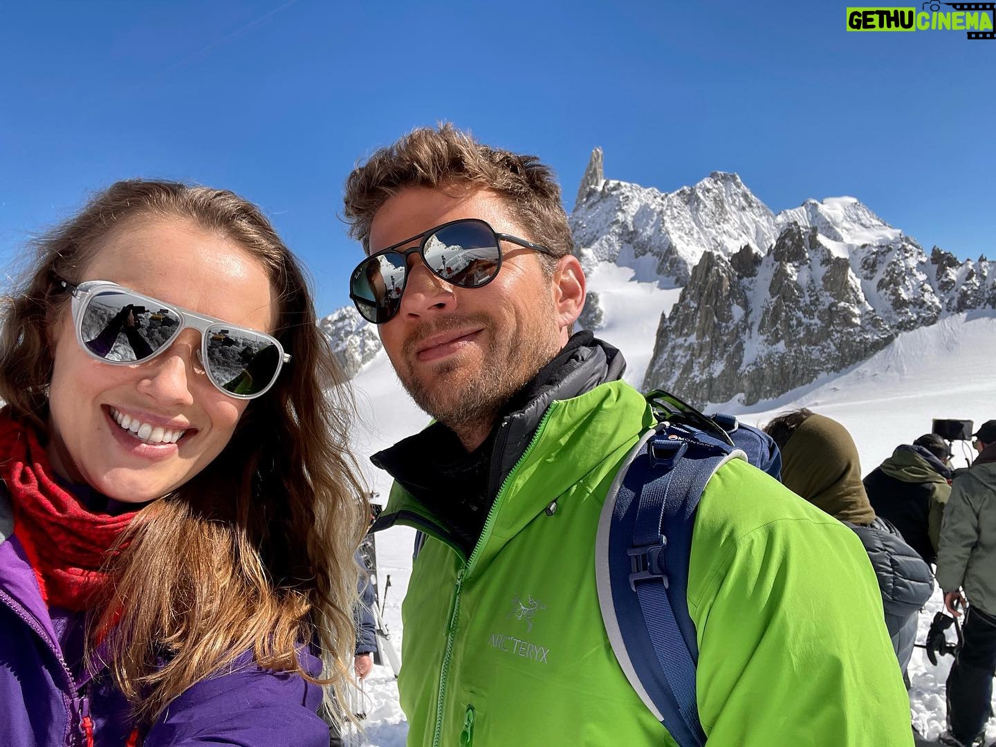 Hannah New - 1.3K Likes - Photo dump from my time spent in the alps with these beautiful beings on #summitfeverthemovie We were all committed to doing as much of the climbing as possible (with amazing support from our guides🙏.) Quite a challenge to be literal meat puppets on a string (aka roap! 🧗♀️🎥🎬😂) You can now see the fruits of our labour on streaming platforms in the UK 🧗♀️❤️🙏 @ryanphillippe @freddiethorp @warniermathilde @theochristine18 @michelbiel @julian.gilbey @brucejacksondop @chantelle.kirton @costumesby_nicola @willsimclimber @josefinecamera @johnmccuneclimber @charley.radcliffe @katieyakk @joelevans @lukejarmey @gwenaelle_make_up @footsoldierno1 #summitfever #climbthatmountain #theeiger #iceclimbing #meatpuppets #meatpuppetsonastring #frozenmeatpuppets #chamonix #montblanc #cormayeurmontblanc